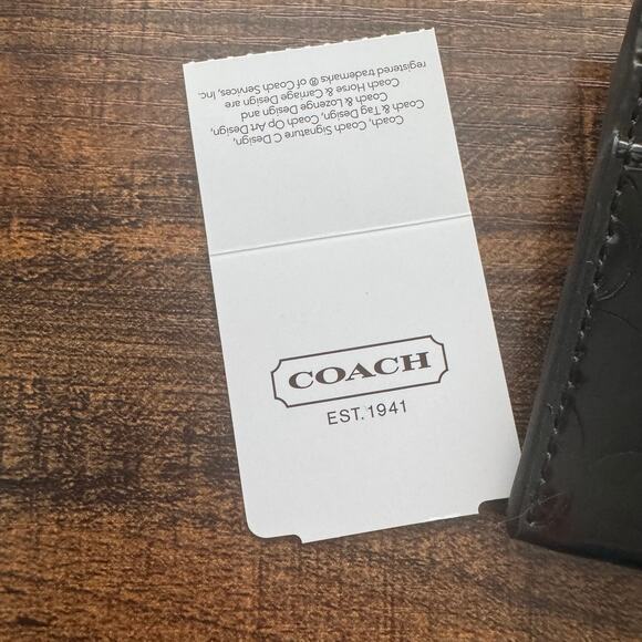 New Coach Embossed Liquid Gloss Patent Card Case in Black w/ Dust Bag - Picture 8 of 12
